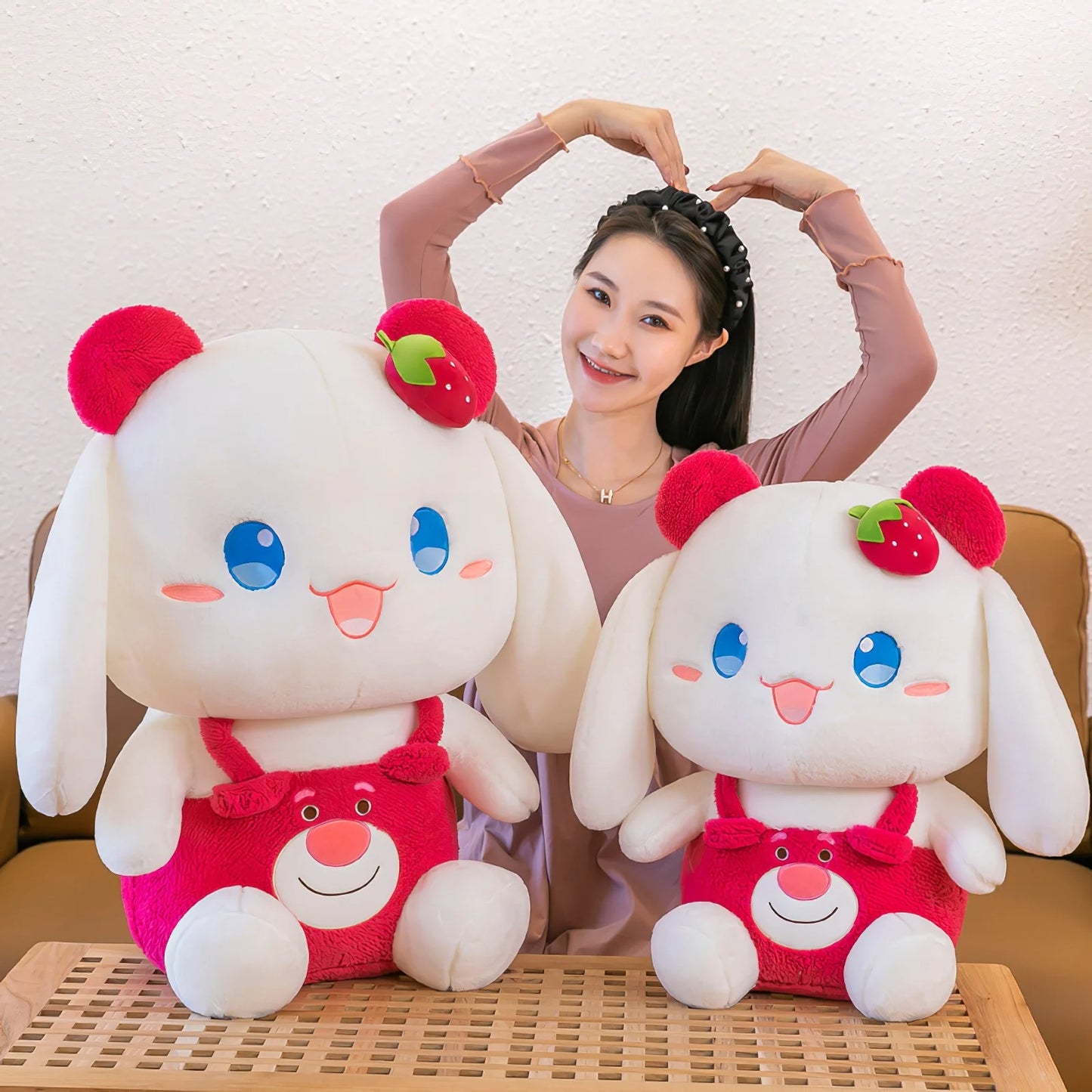 CINNAMOROLL CON OVEROL DE LOTSO + TARJETA DE AMOR🍓🎁